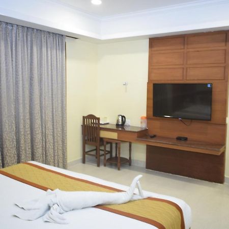 ไอ เรซิเดนซี Hotel ปอนดิเชอรี ภายนอก รูปภาพ