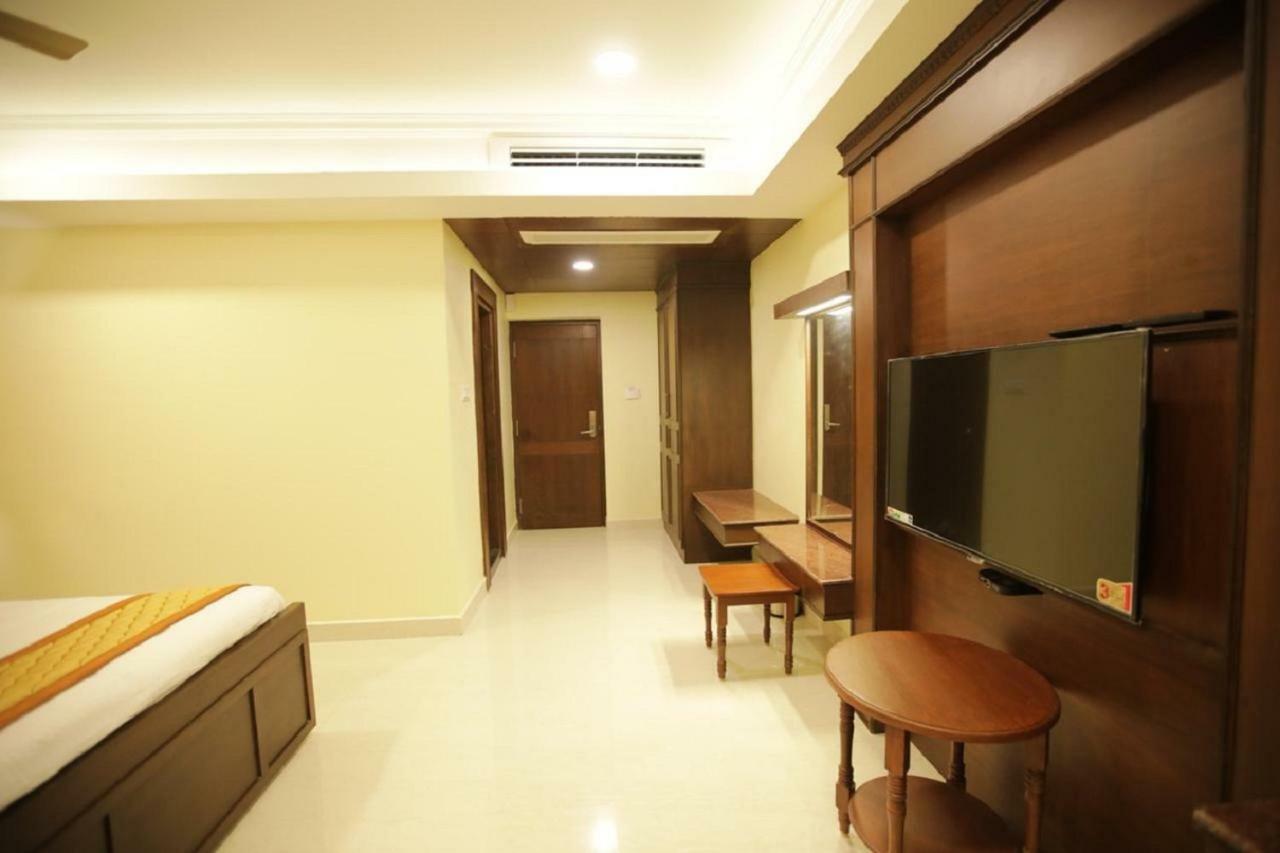 ไอ เรซิเดนซี Hotel ปอนดิเชอรี ภายนอก รูปภาพ