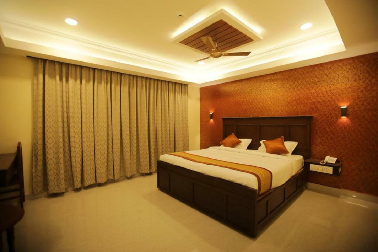 ไอ เรซิเดนซี Hotel ปอนดิเชอรี ภายนอก รูปภาพ